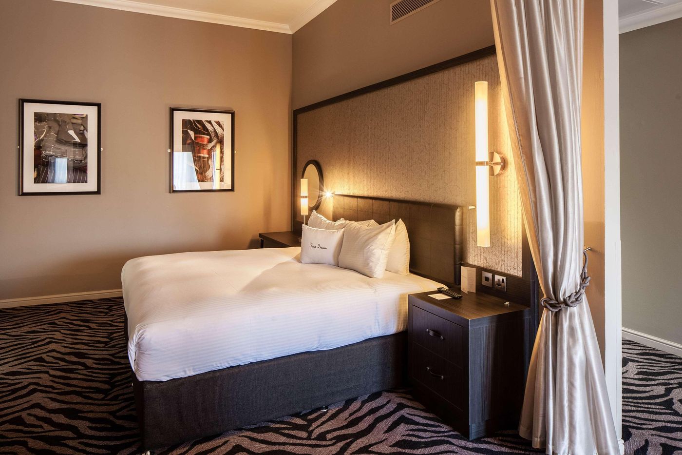 DoubleTree by Hilton Edinburgh City Centre - United Kingdom - EDINBURGH - Room - 1