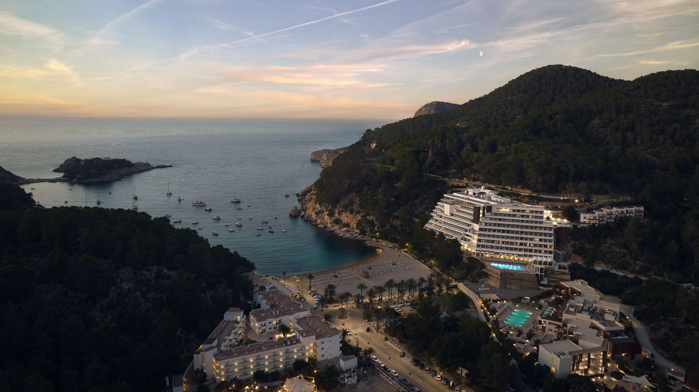 Club Cala San Miguel Hotel Ibiza, Curio Collection by Hilton