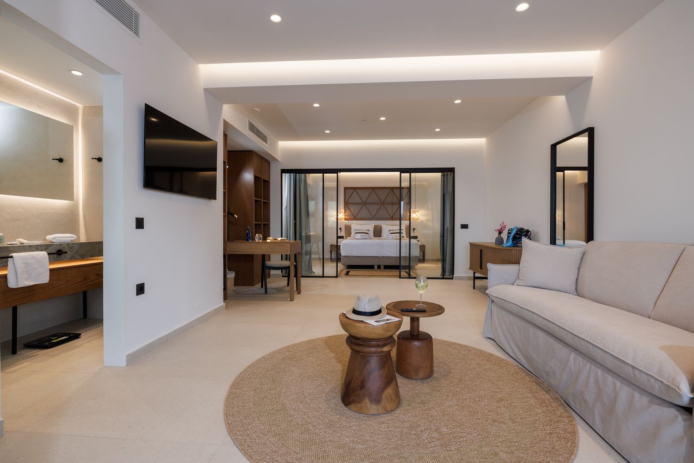 Deos Luxury Suites - Adults Only