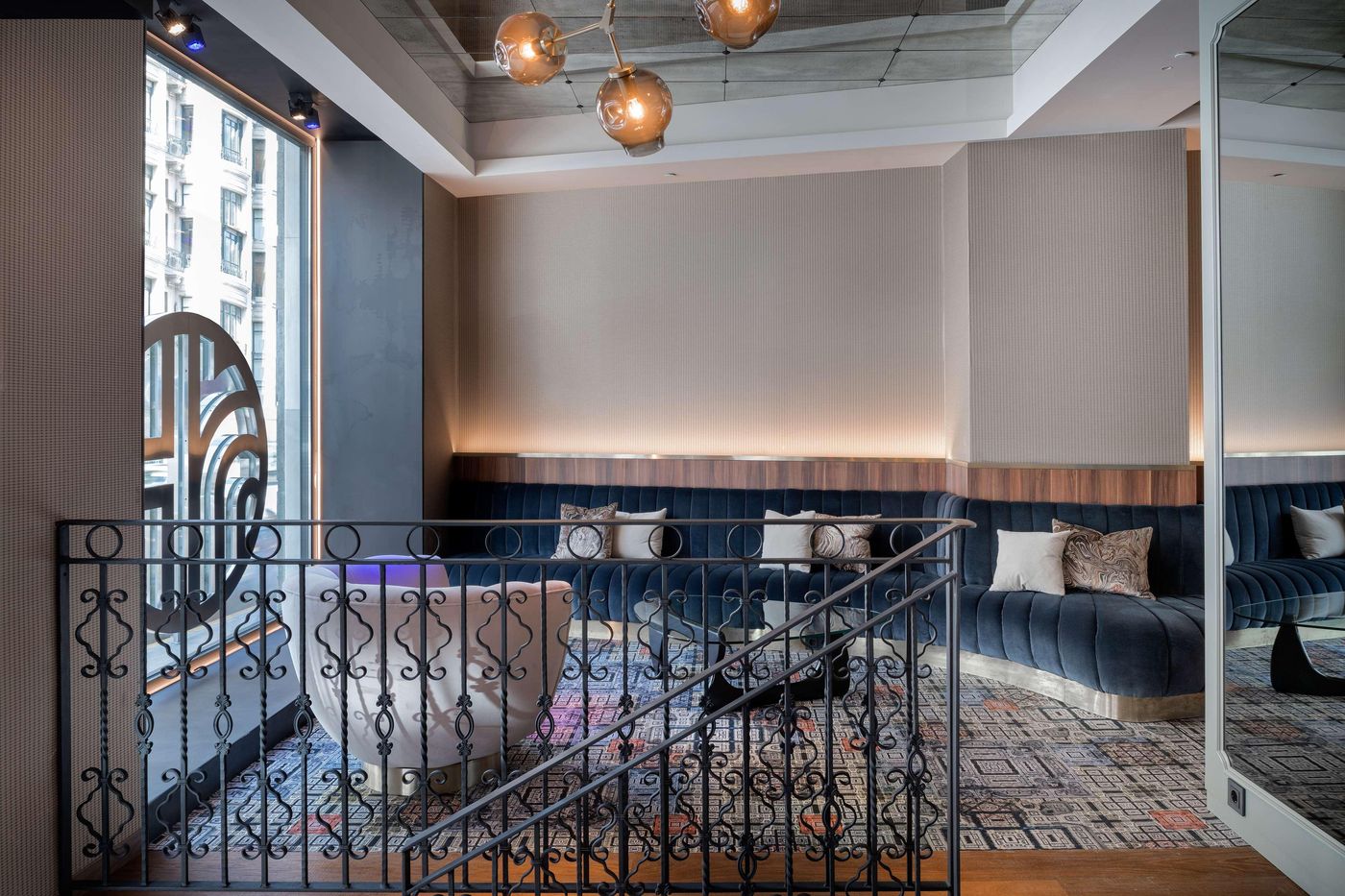 NH-Collection-Madrid-Gran-Via-Lobby-16