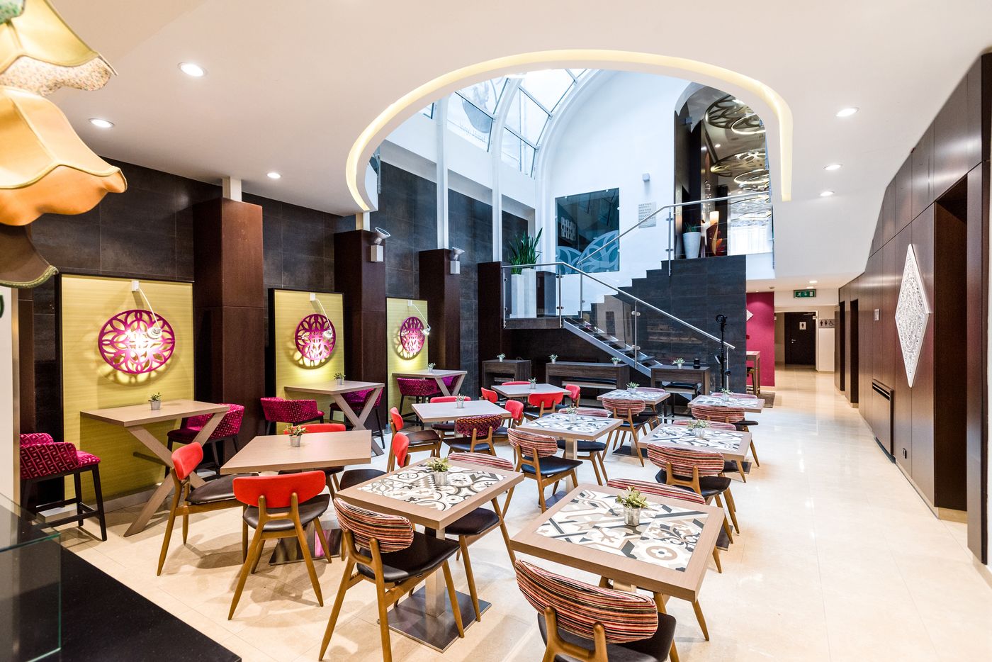 Ikonik-Parlament-Restaurant-27