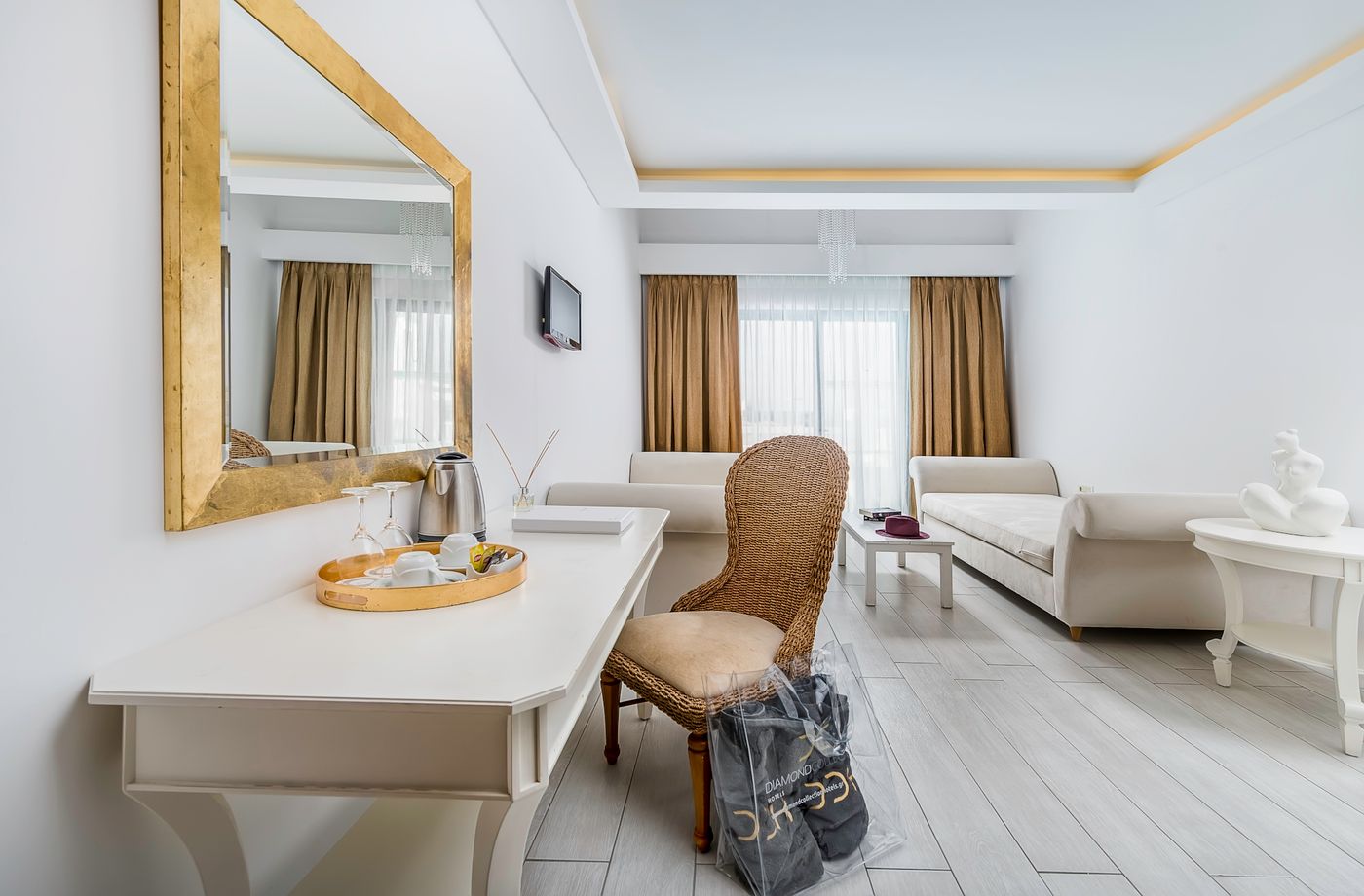 Diamond-Deluxe-Room-33