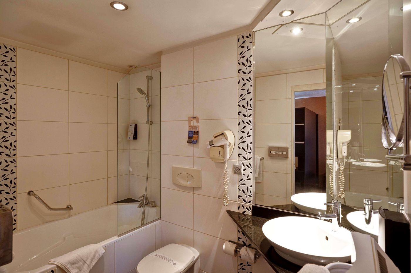 Kyriad Lyon Sud Saint Genis Laval - France - SAINT-GENIS-LAVAL - Room - 6
