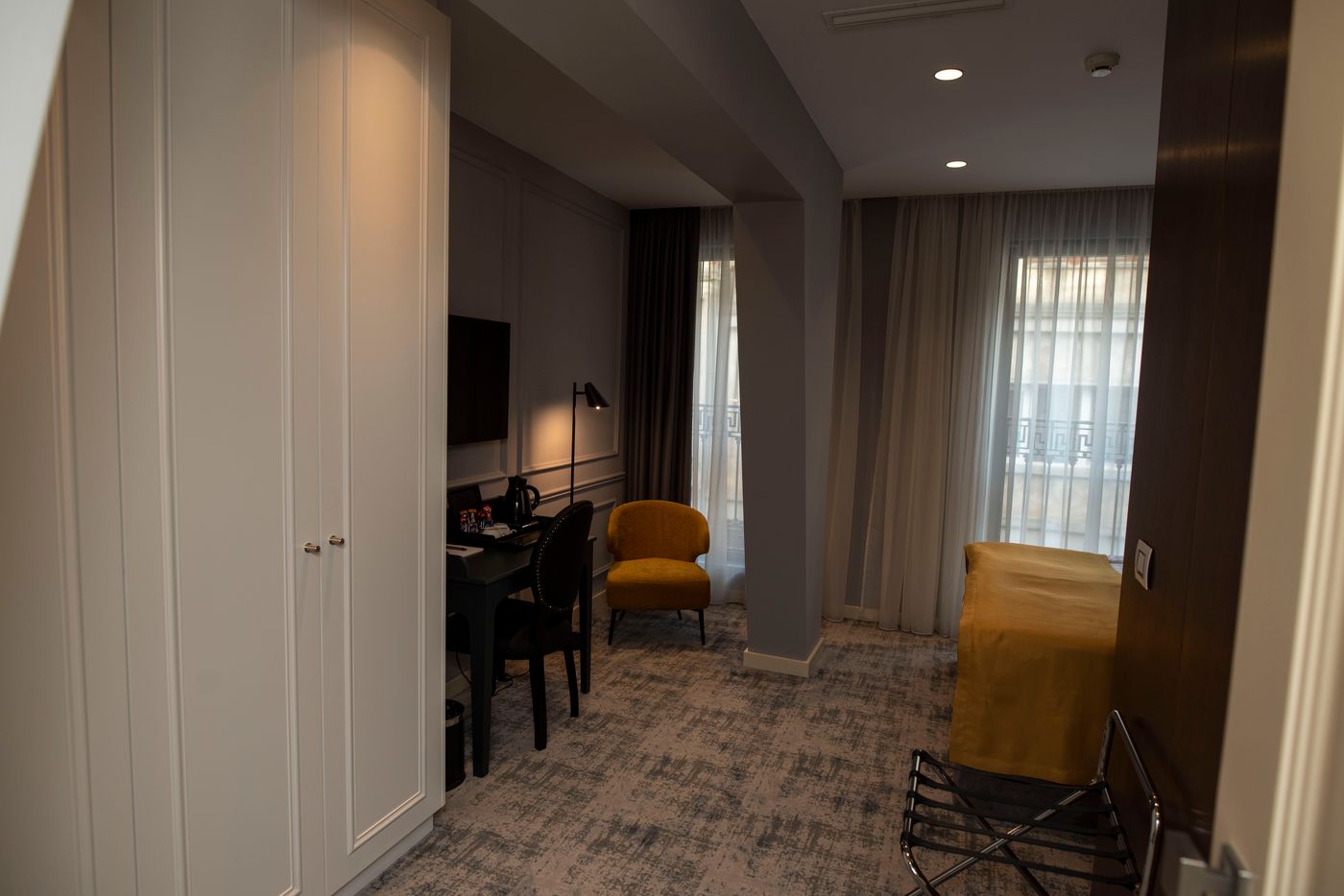 H41 Luxury Suites-Serbia-Beograd-Room-9