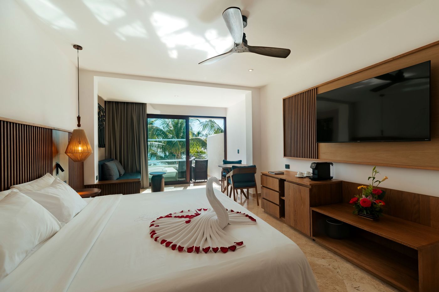 Akumal-Bay-Beach---Wellness-Resort-Room-8