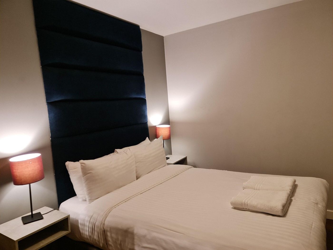 V City Aparthotels-United Kingdom-Glasgow-Room-5