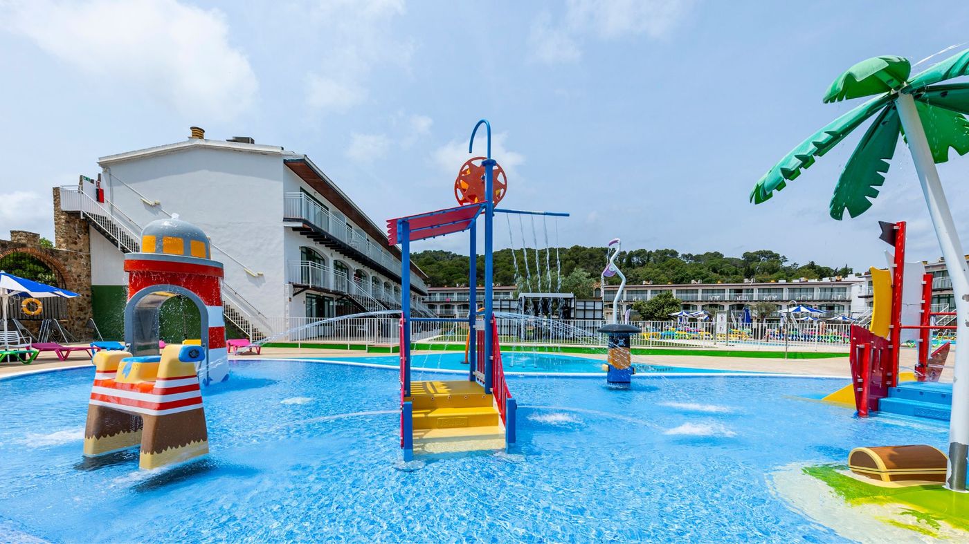 Medplaya-Sant-Eloi-Aparthotel-Pool-57