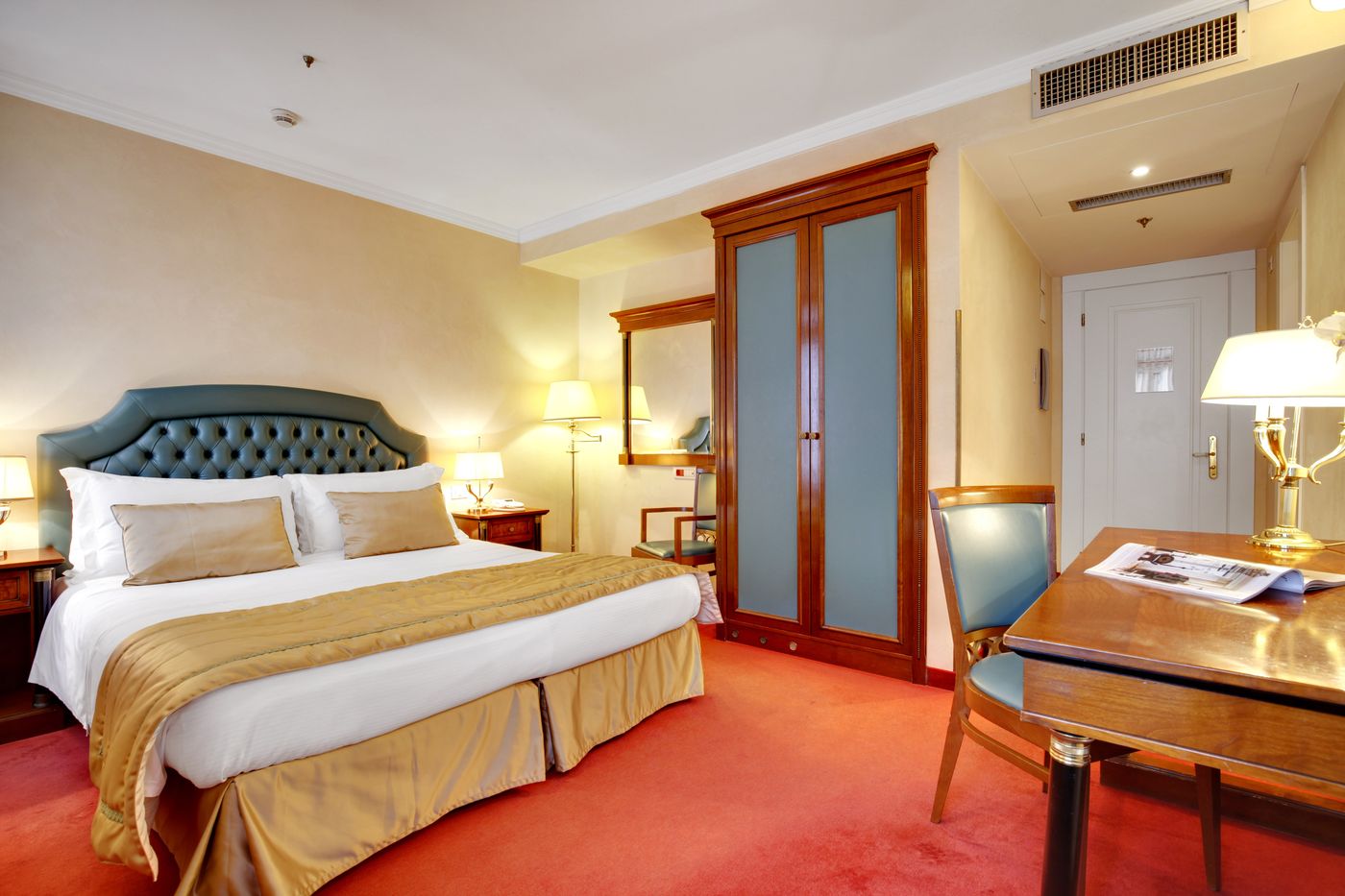 Hotel-Dona-Palace-Room-22