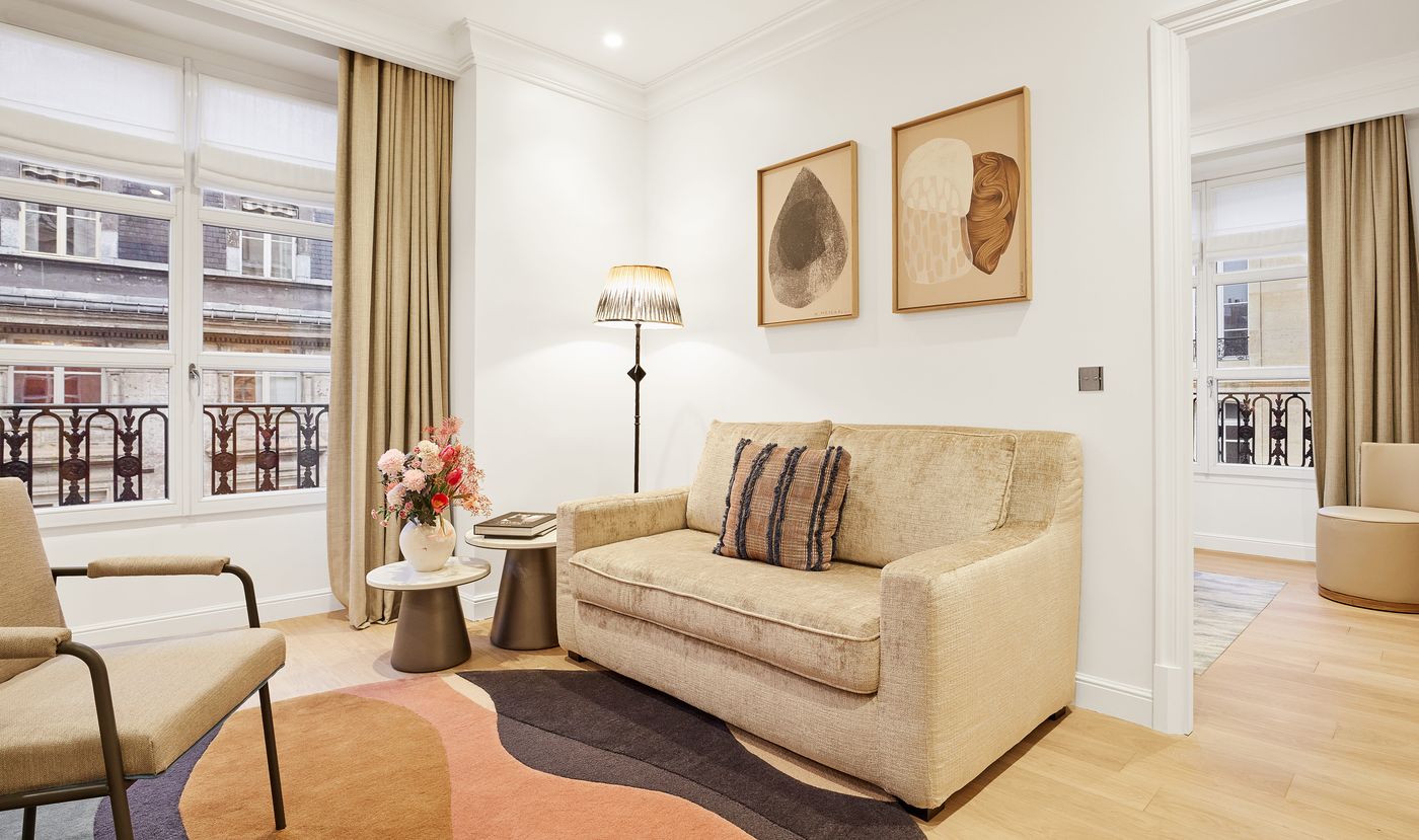 Grand-Hotel-Du-Palais-Royal-Room-16