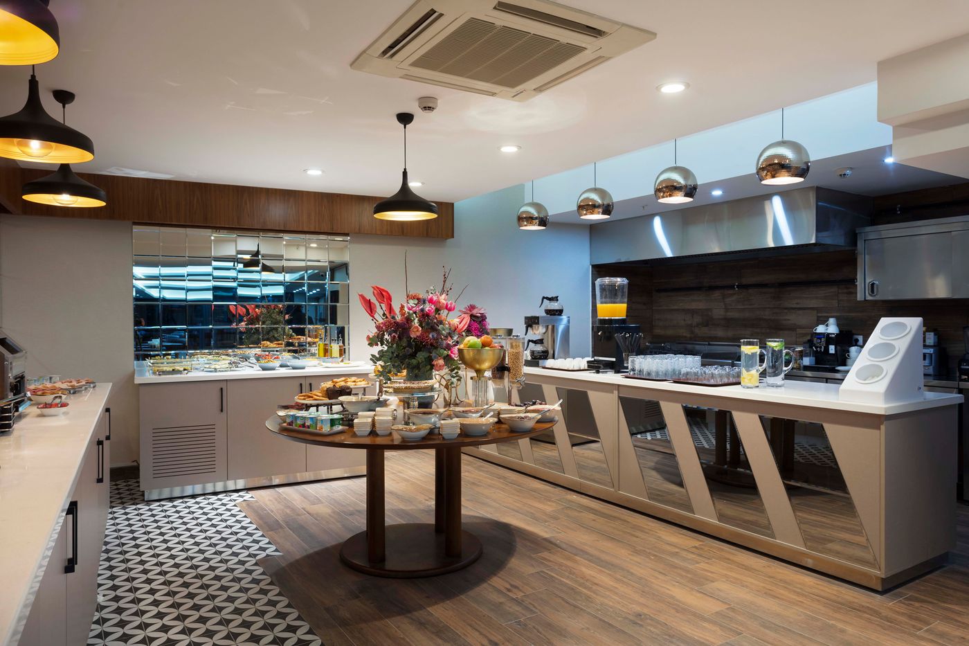 Buem-Hotel-Kosuyolu-Restaurant-52