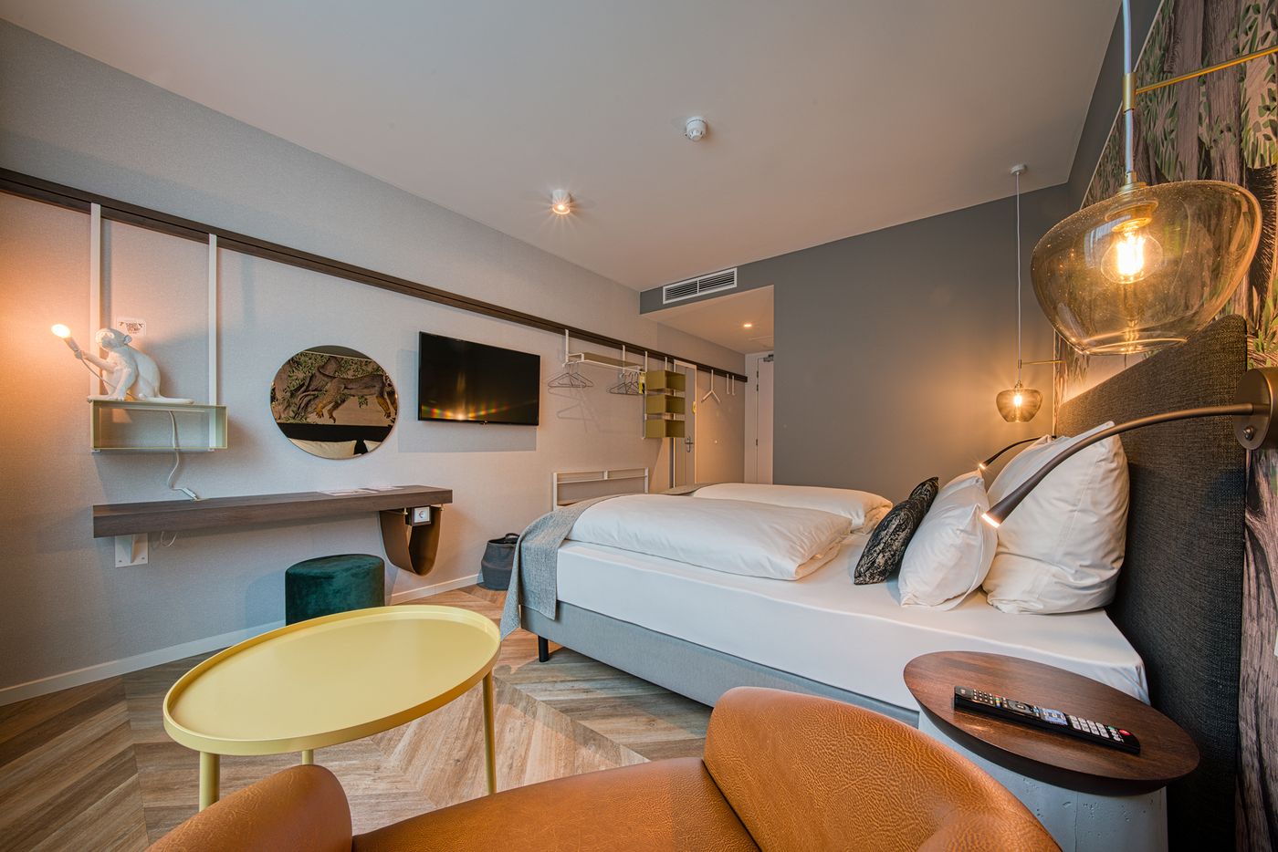 Ninetynine-Amsterdam-Airport--Trademark-Collection-Room-3