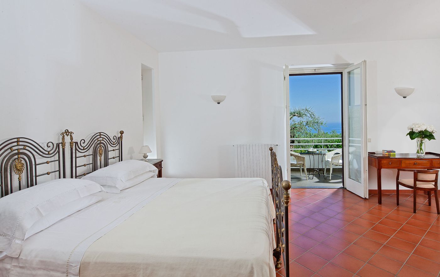 Villa-Oriana-Relais-Room-18