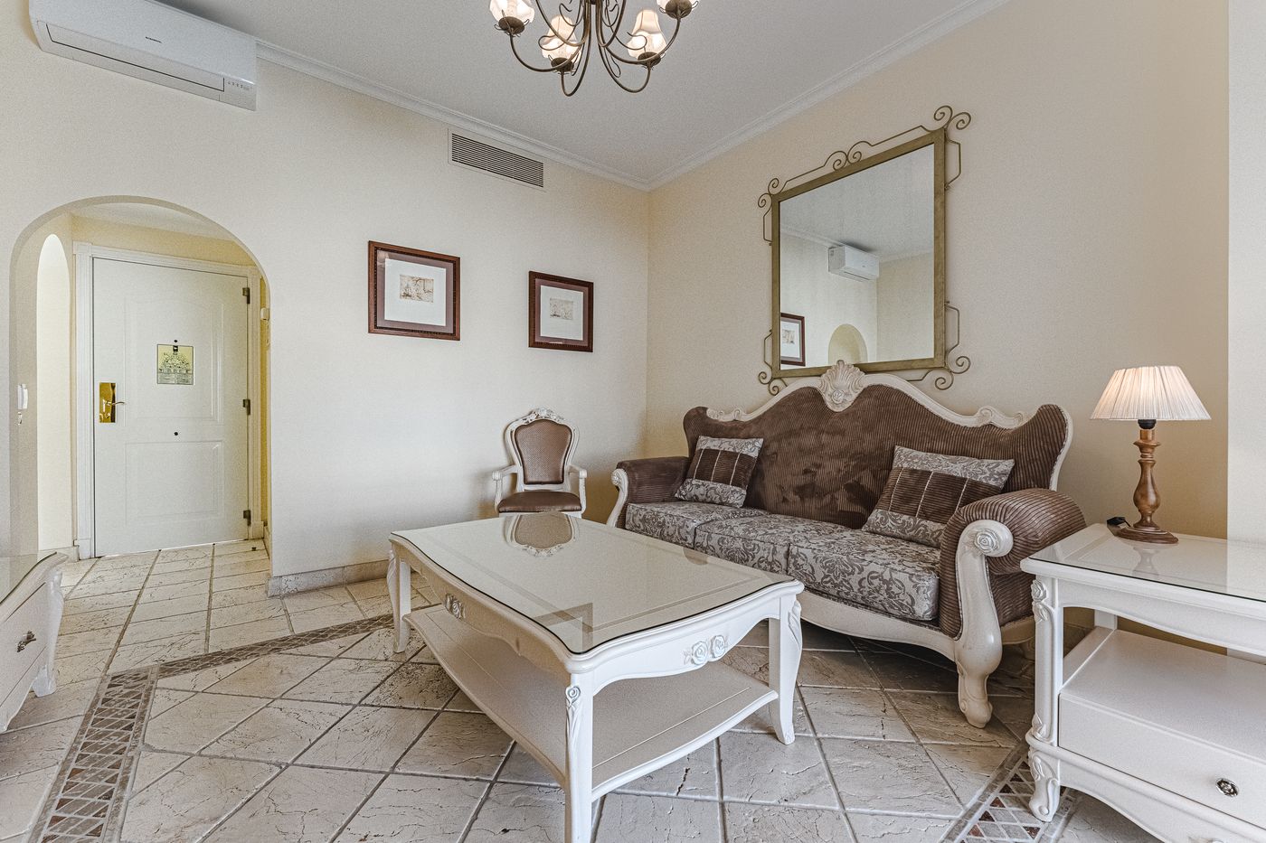 Flamingo-Suites-Room-63