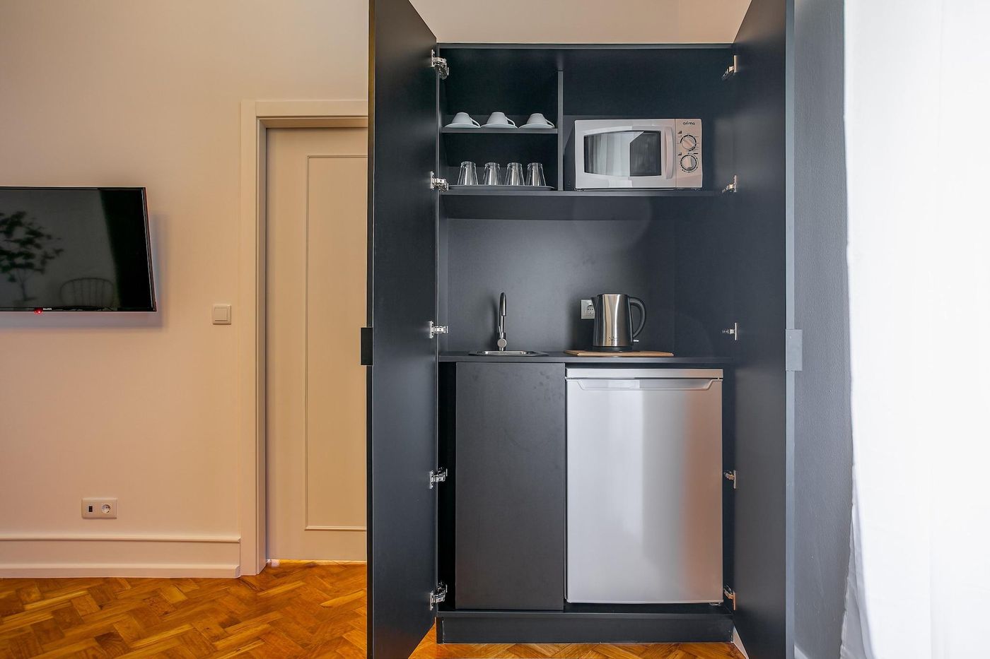 Home-Out-Rooms---Apartments-Room-96