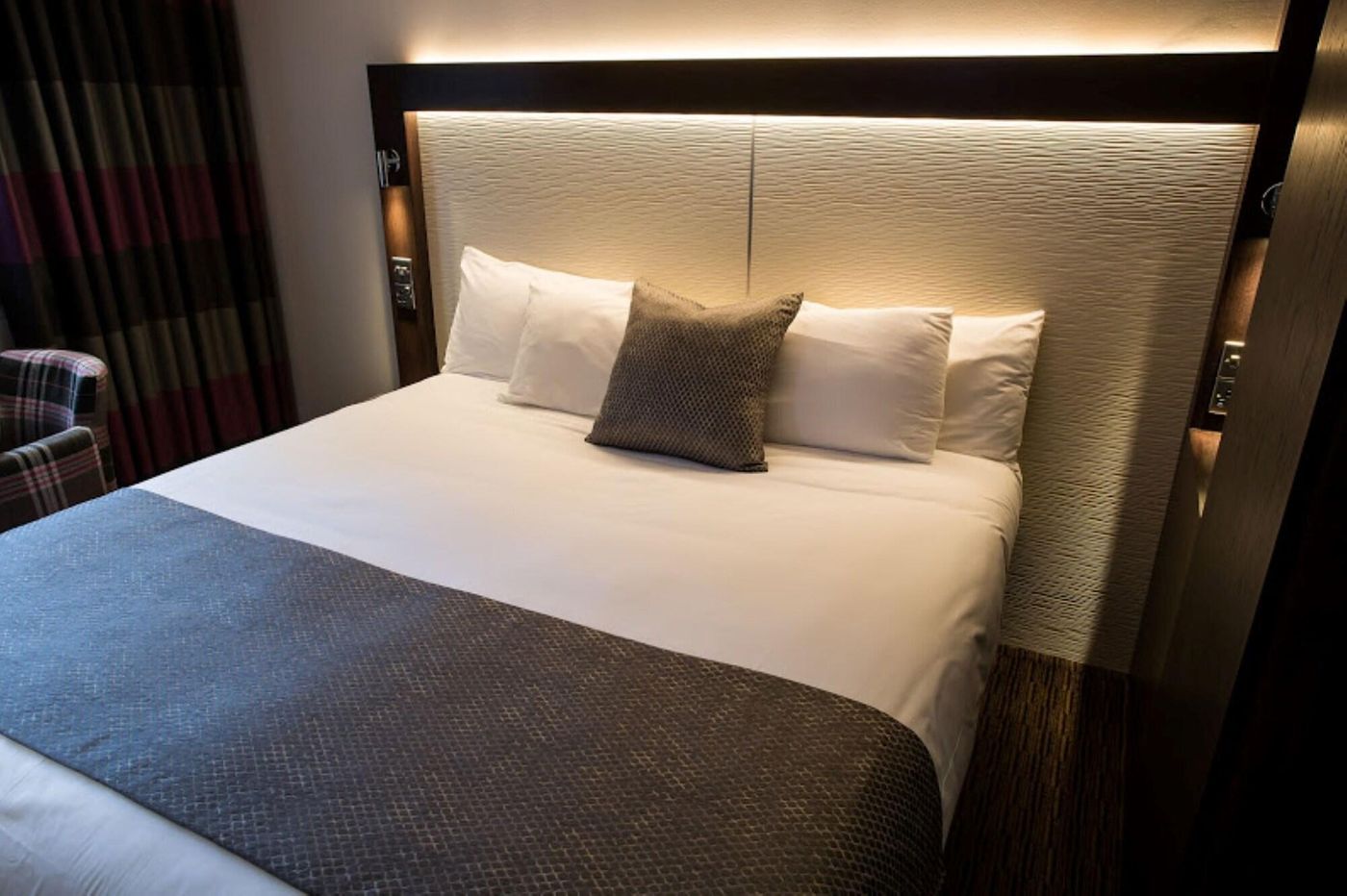 Mondo Hotel-United Kingdom-COATBRIDGE-Room-6