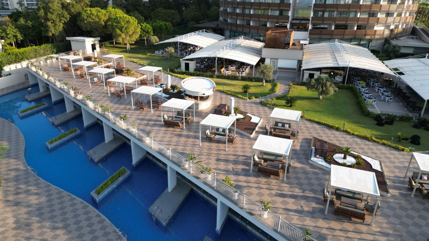 Nirvana Cosmopolitan