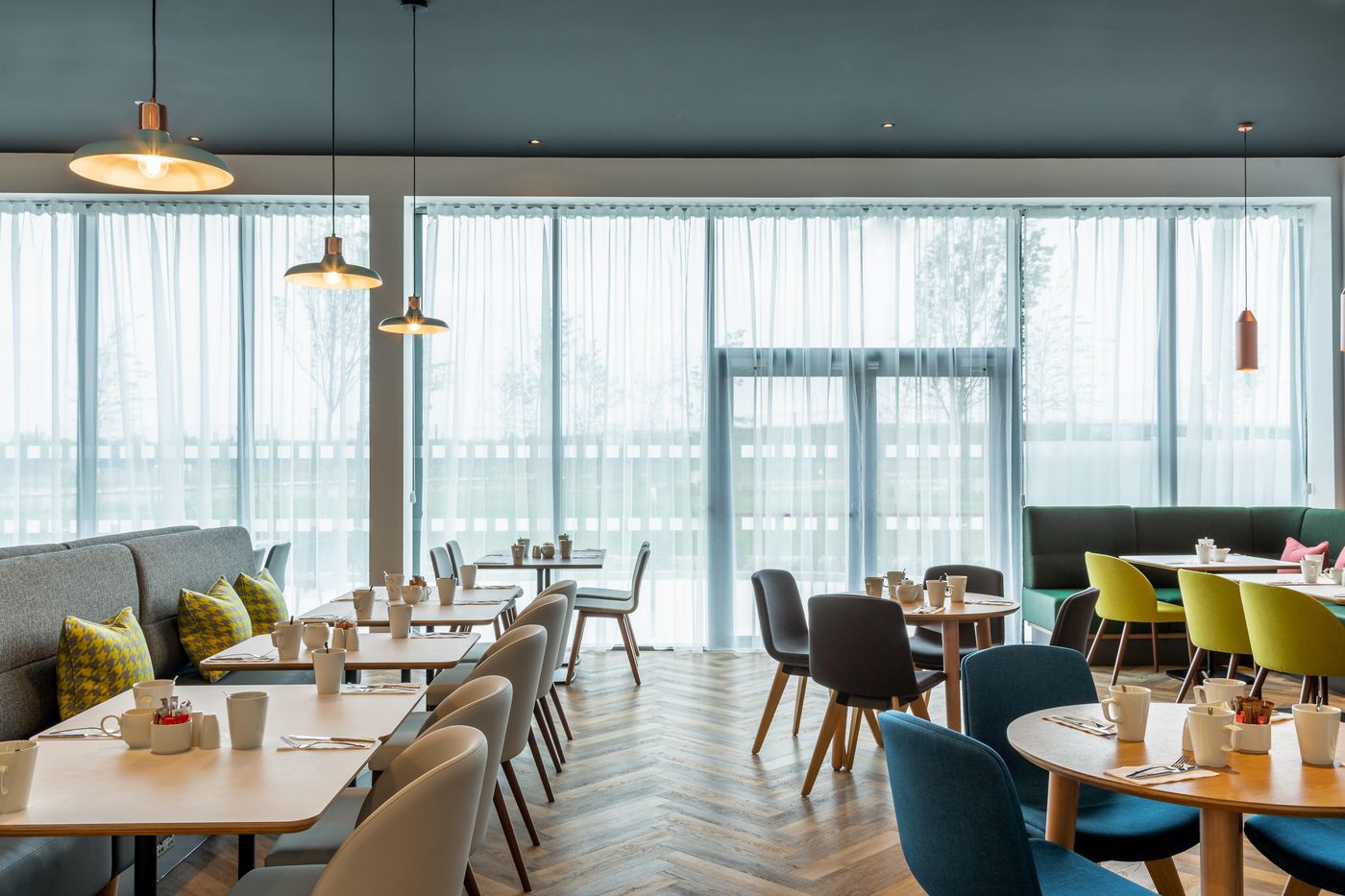 Holiday-Inn-Dublin-Airport-Restaurant-46