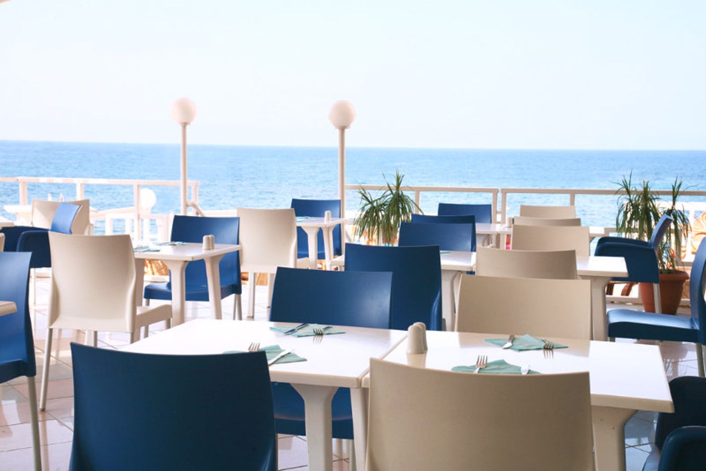 Evelyn-Beach-Restaurant-8