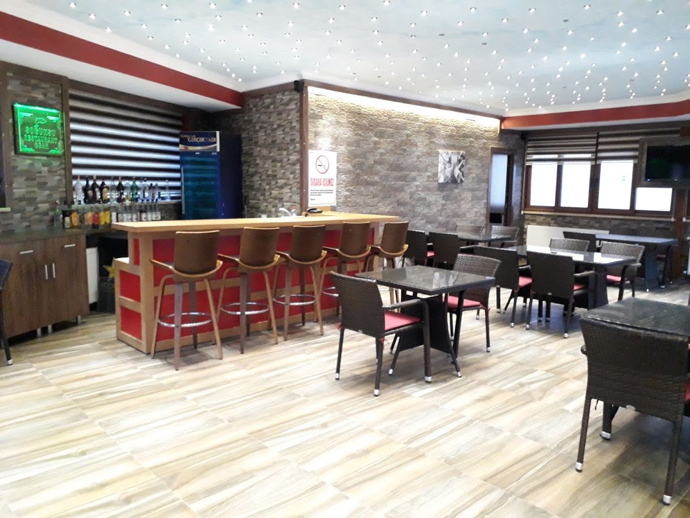 Dolphin-Apart-Restaurant-37