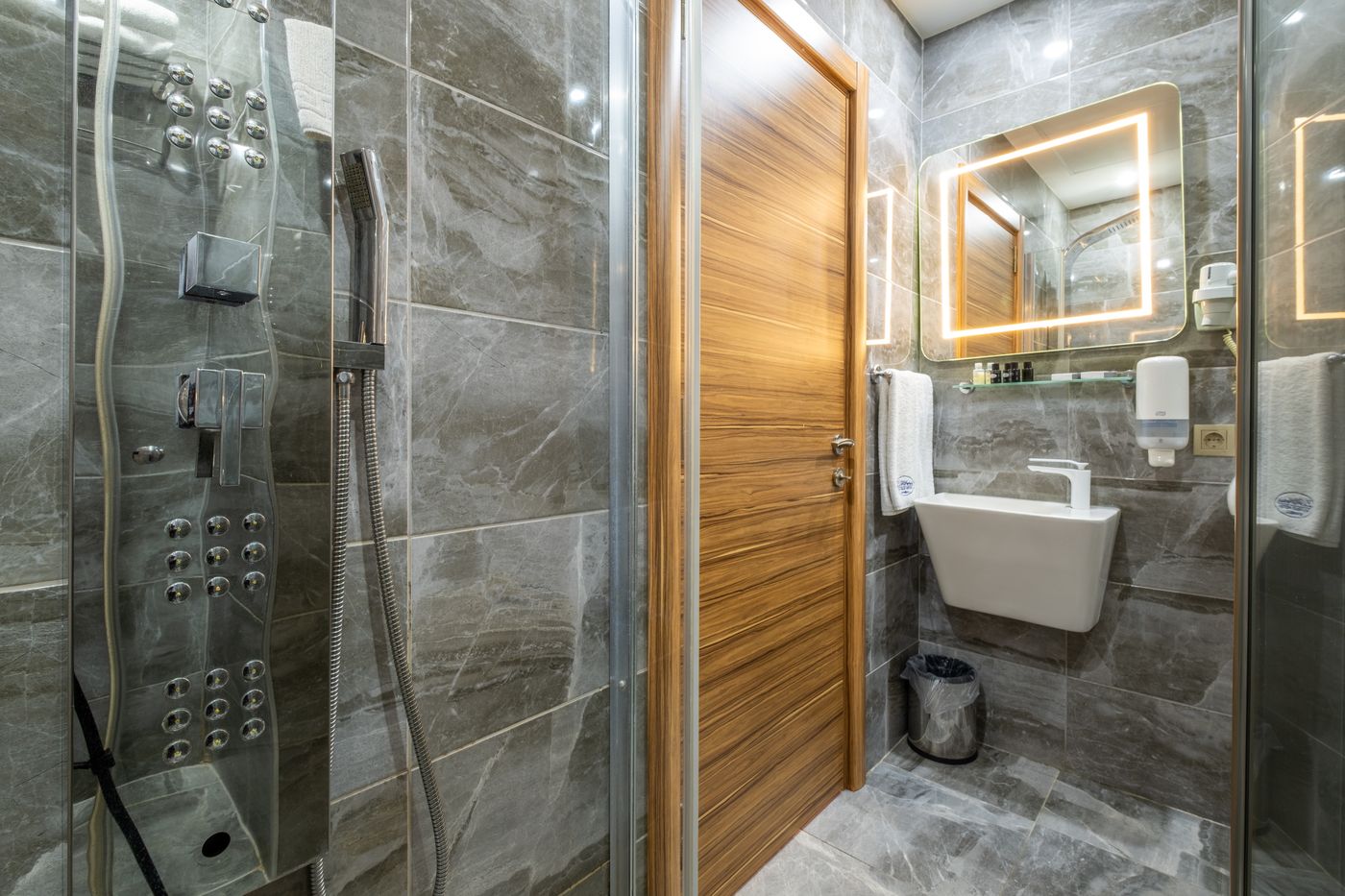 La-Wisteria-Boutique-Hotel-Room-31