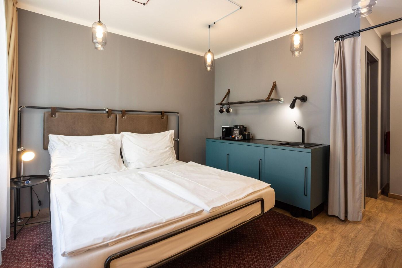 Miss-Sophie-s-Downtown-Room-29