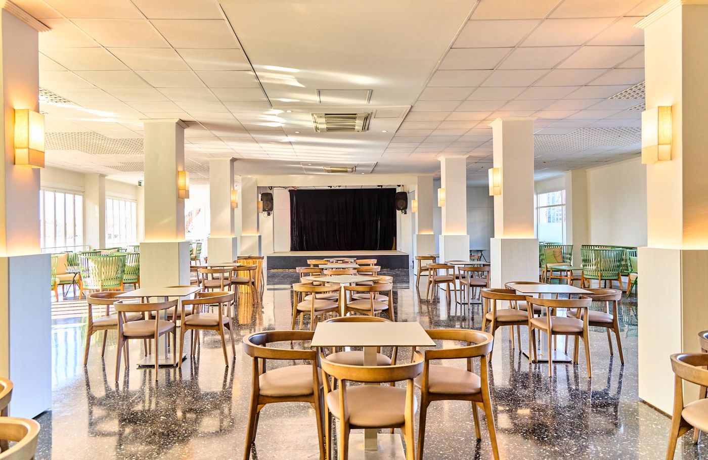 Leonardo-Royal-Hotel-Ibiza-Santa-Eulalia-Bar-42