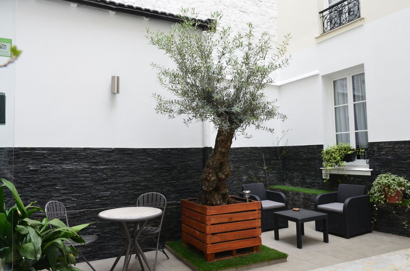 Le-Twelve-Terrace-31