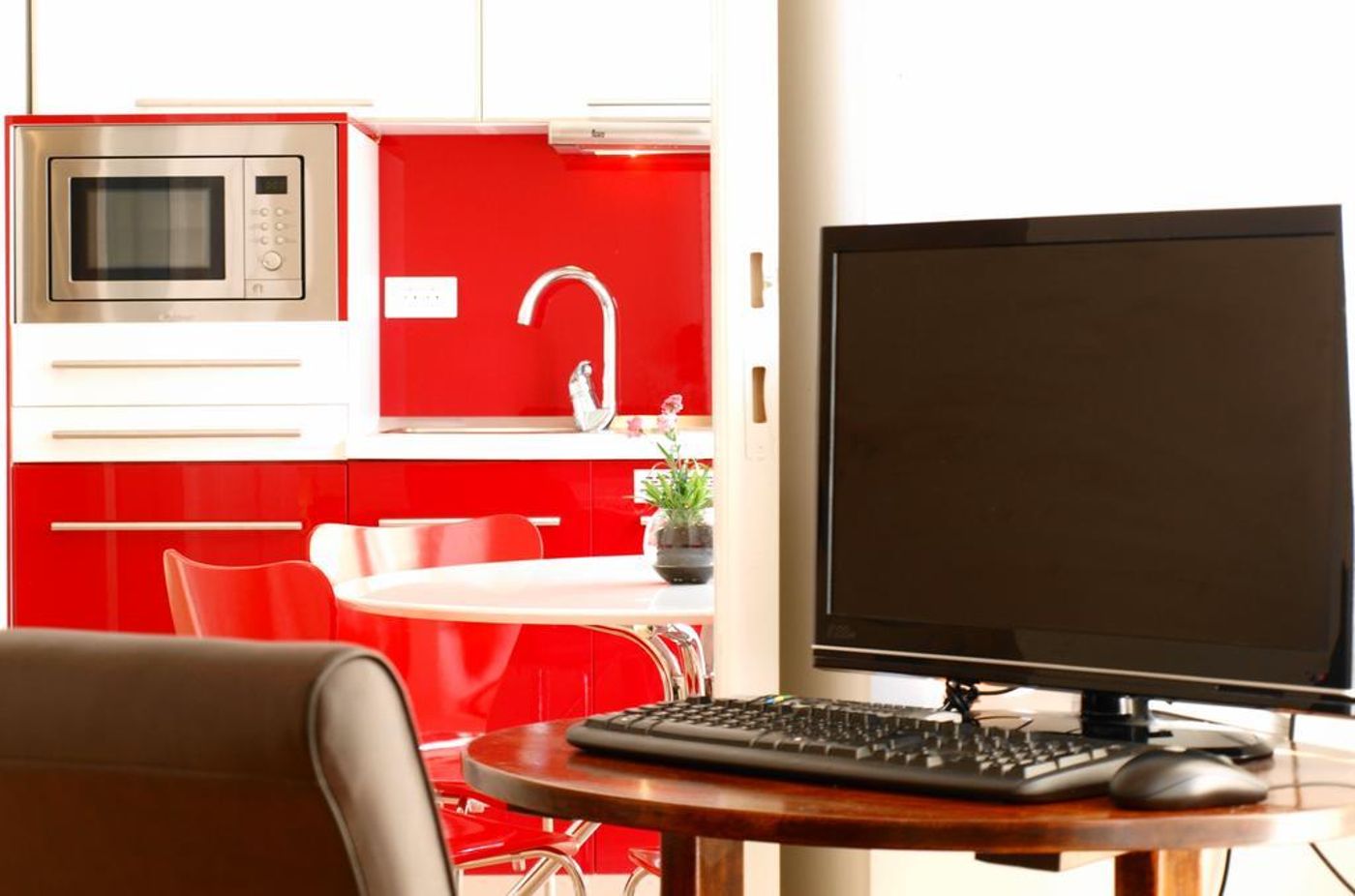 The-Miro-Studio-Apartments-General-view-24