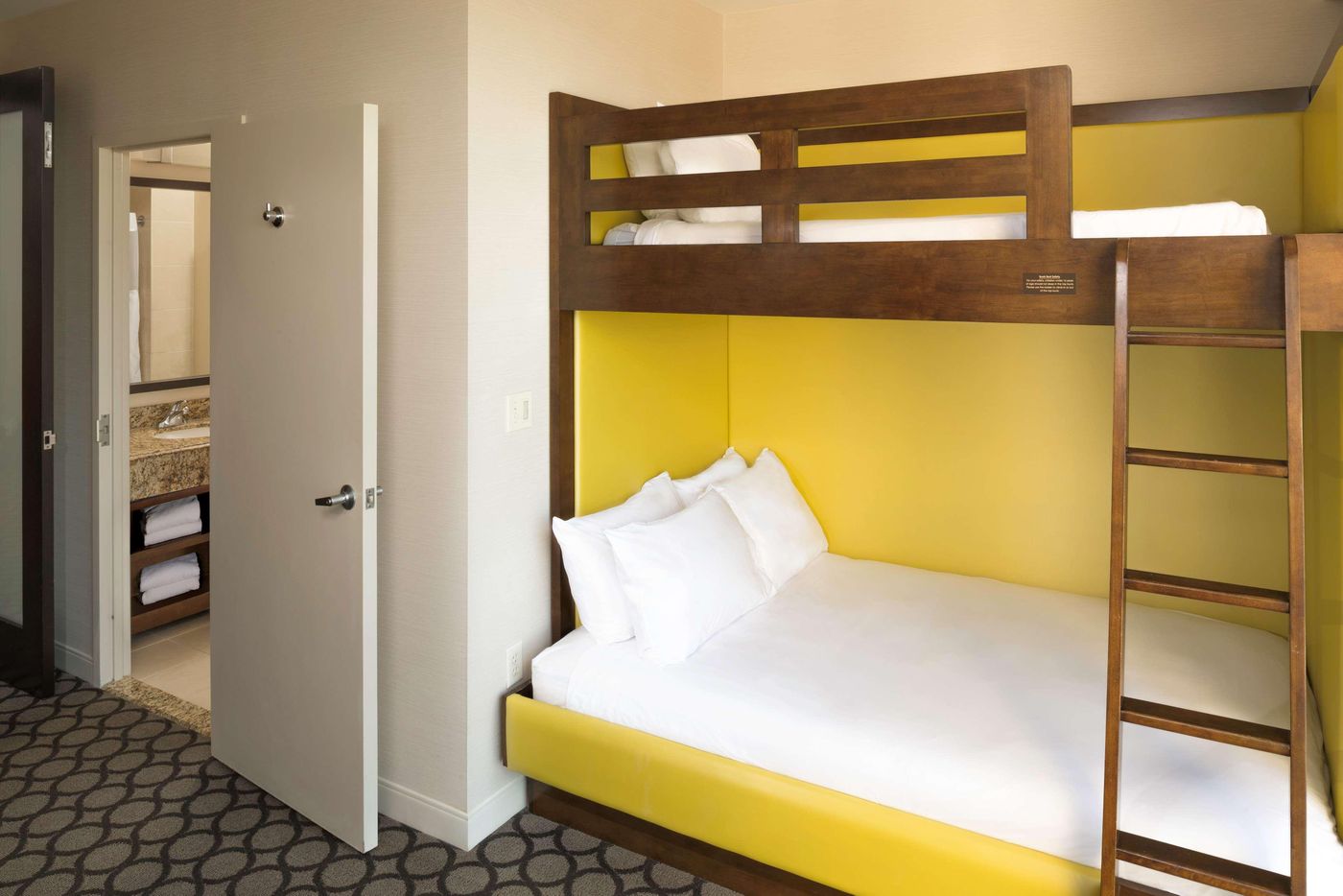 Hyatt-Regency-Orange-County-Room-8