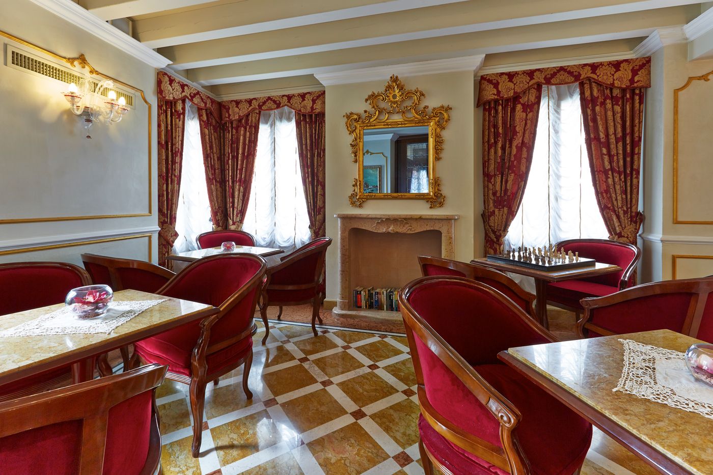 Hotel-Canal-Grande-Lobby-14