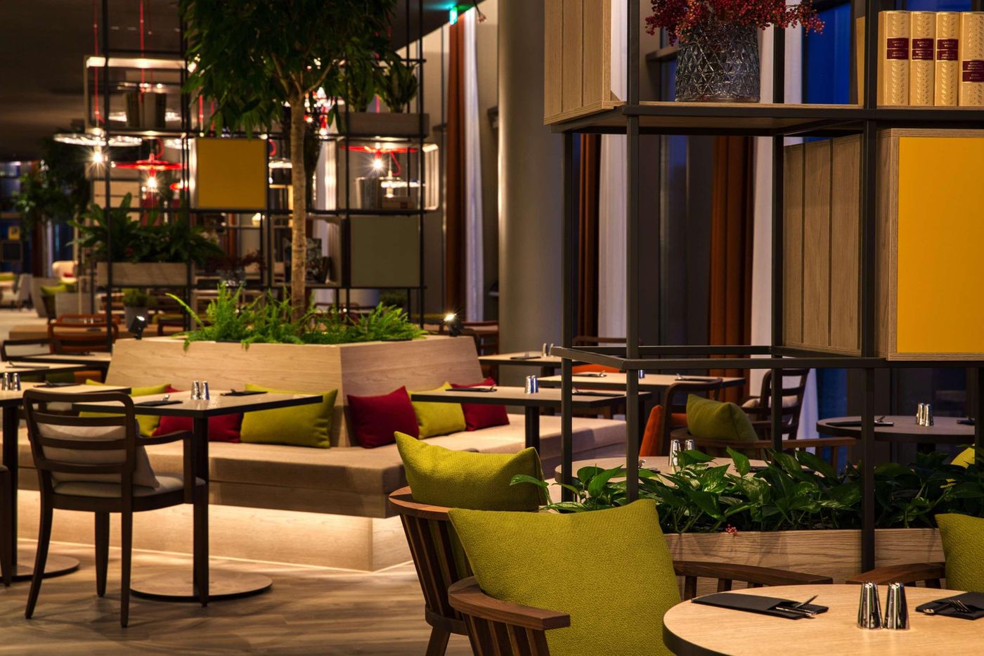 IntercityHotel-Amsterdam-Airport-Restaurant-19