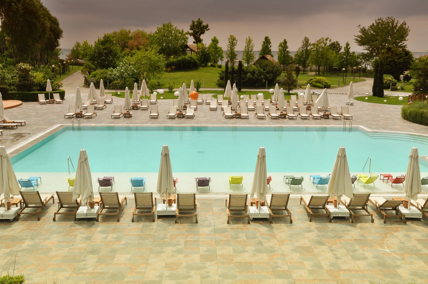 Sheraton-Hotel-Atakoy-Pool-100