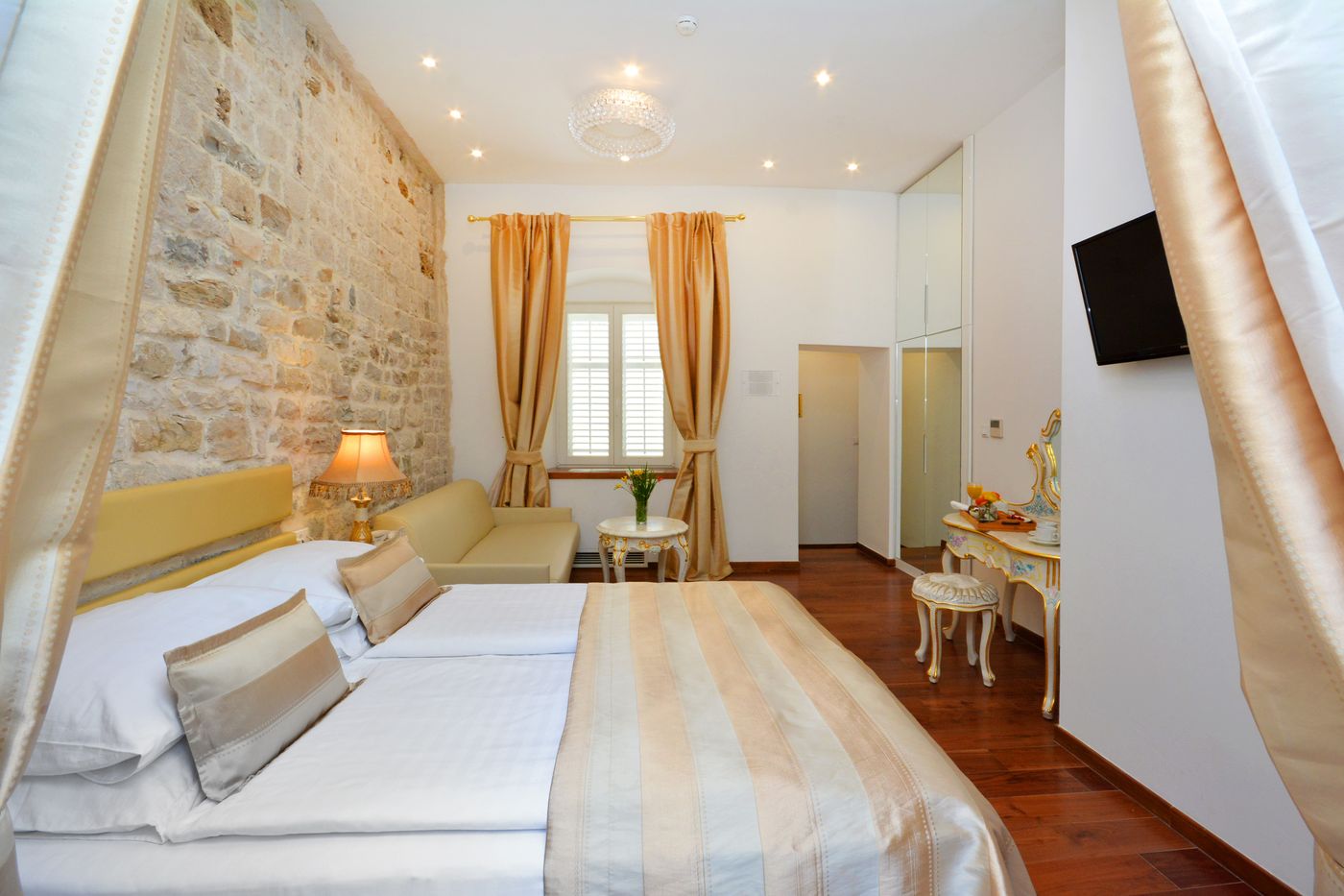 Heritage-Jupiter-Luxury-Hotel-Room-14