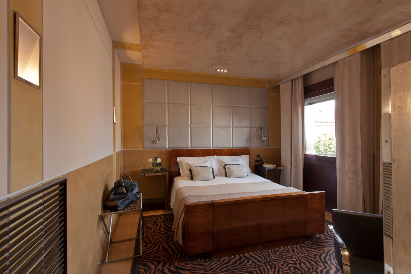 Ca--Pisani-Hotel-Room-59