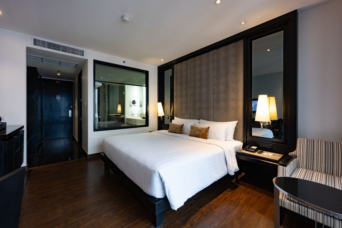 Movenpick-Hotel-Sukhumvit-15-Bangkok-Room-28