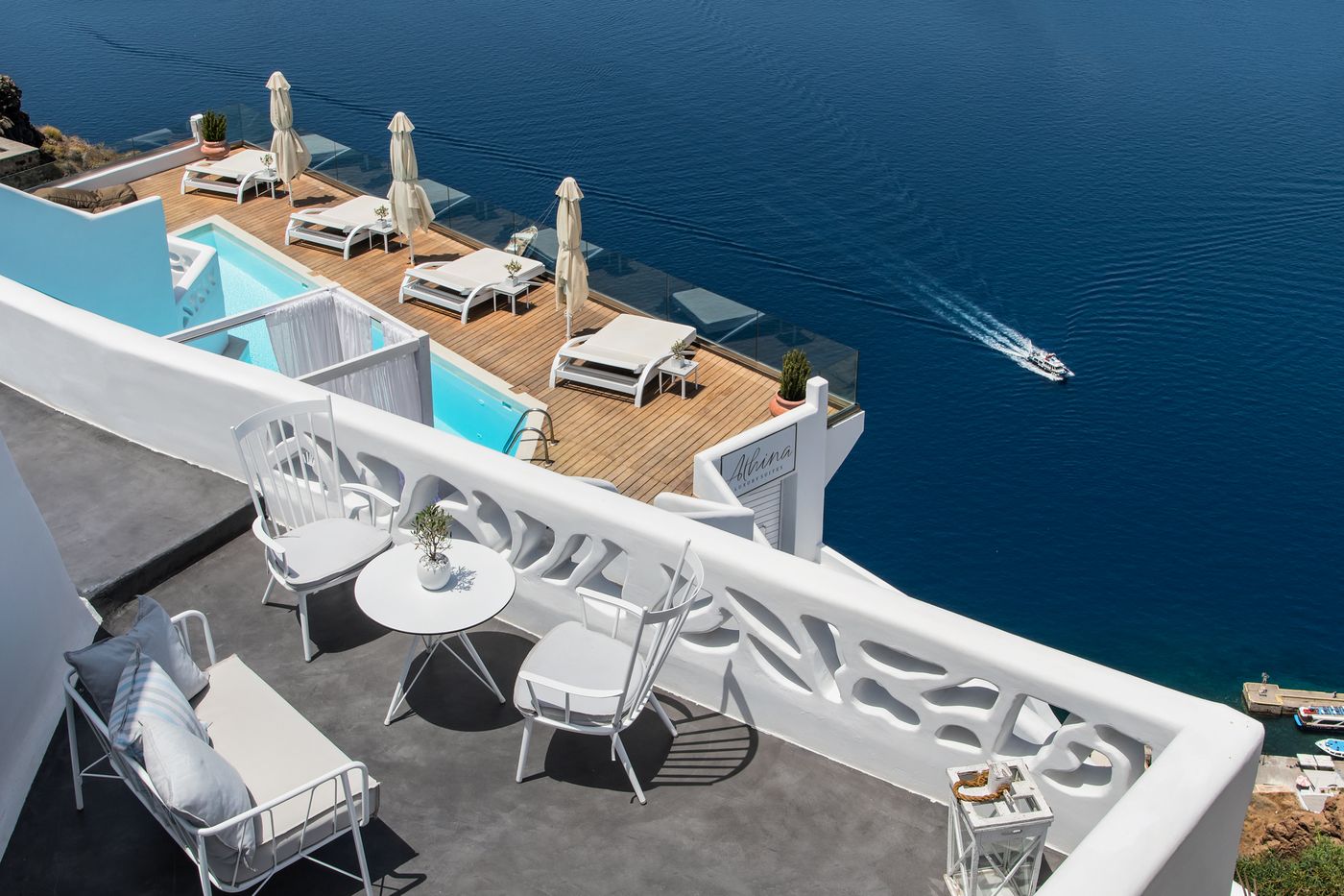 Athina-Repose-Suites-Room-4