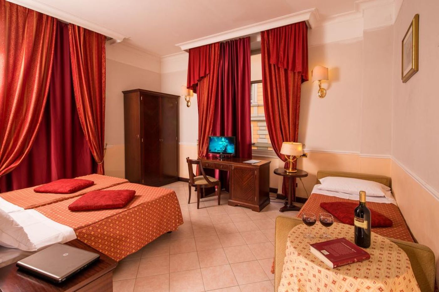 Nizza-Italy-ROME-Room-6
