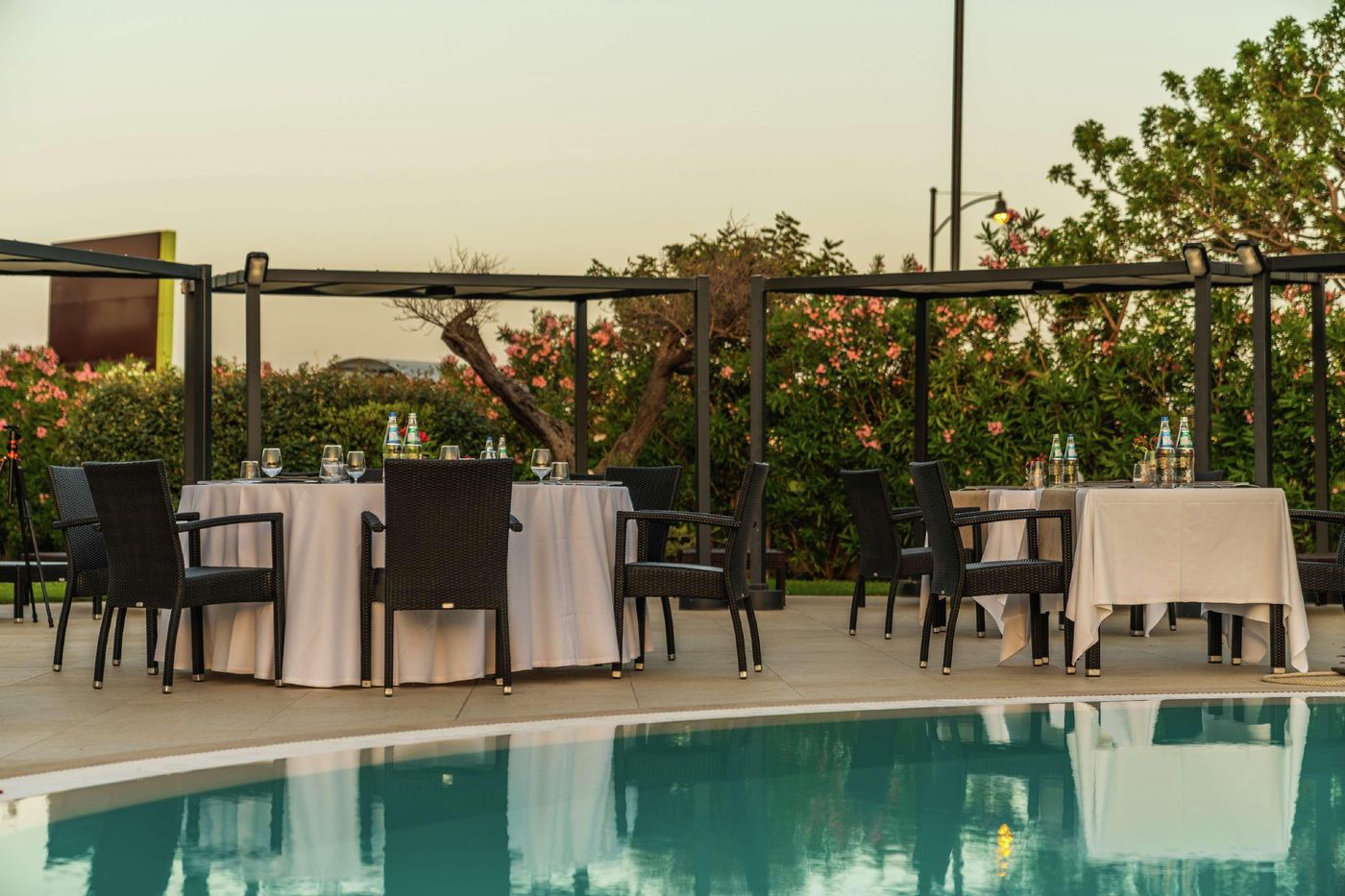 Double-Tree-by-Hilton-Hotel-Olbia-Pool-11