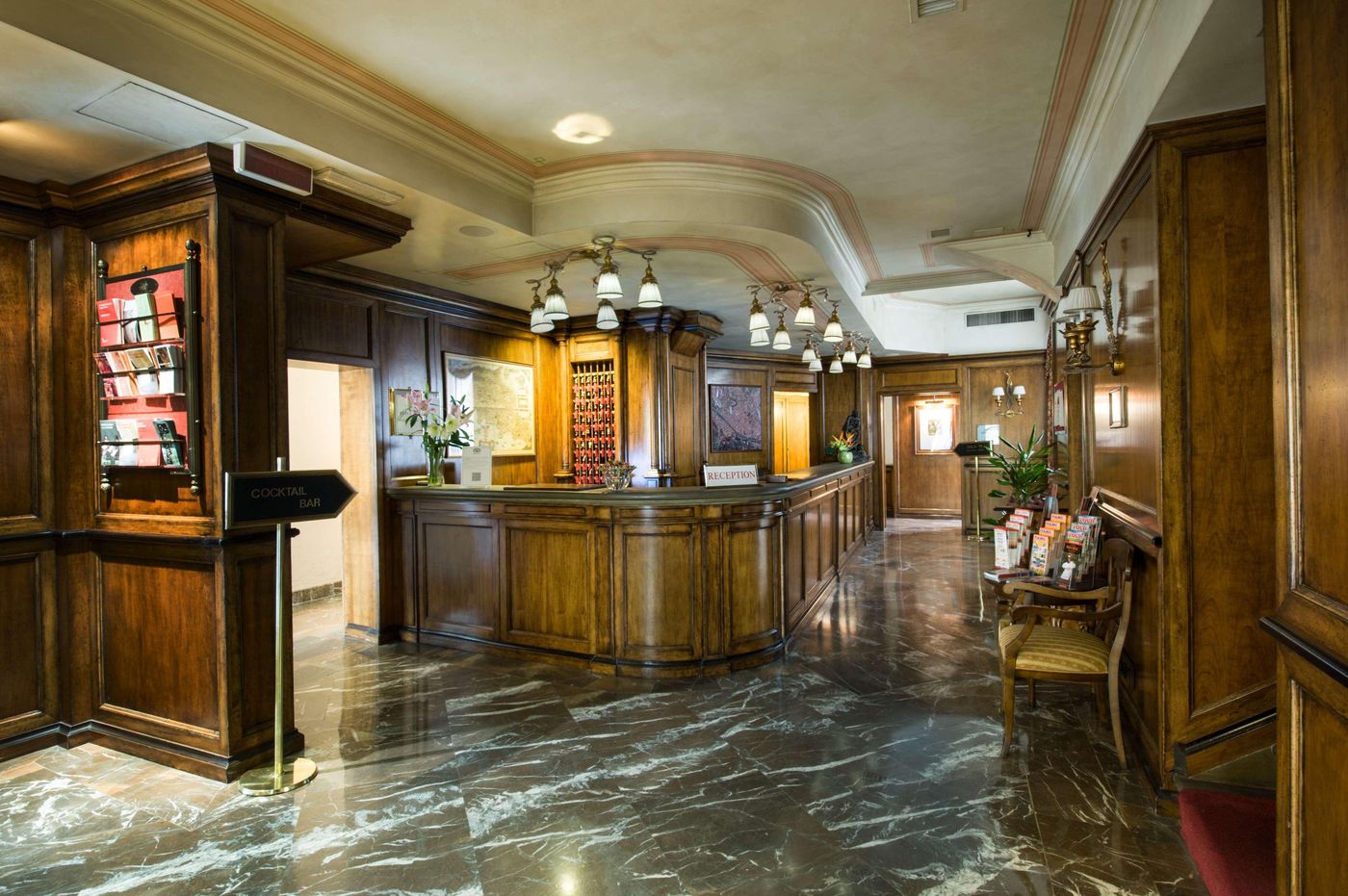 Adler-Cavalieri-Lobby-6