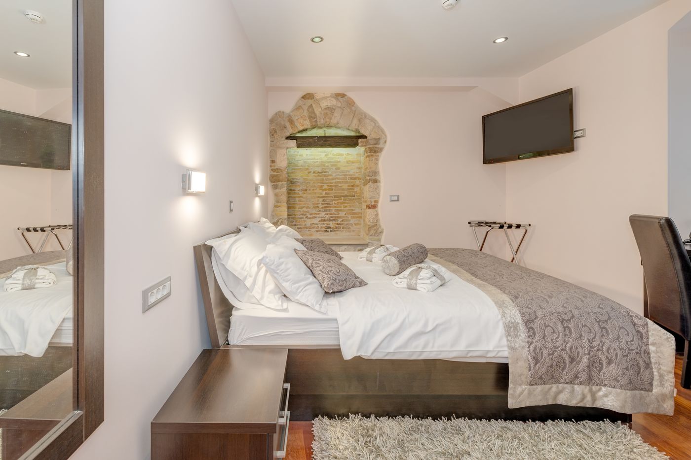 Palace-Suites-Heritage-hotel---Adults-Only-Room-15