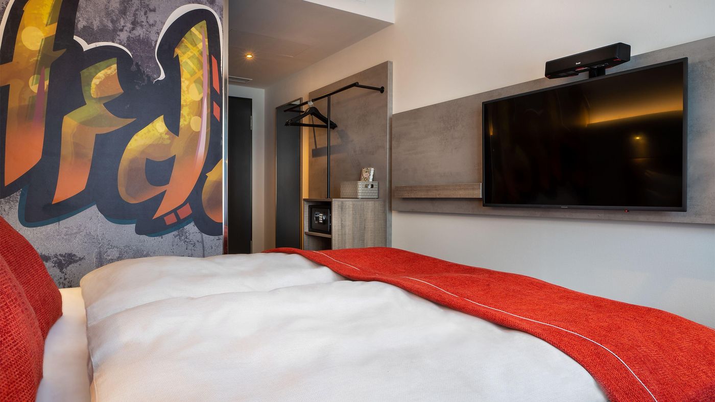 the-niu-Hide-Room-30