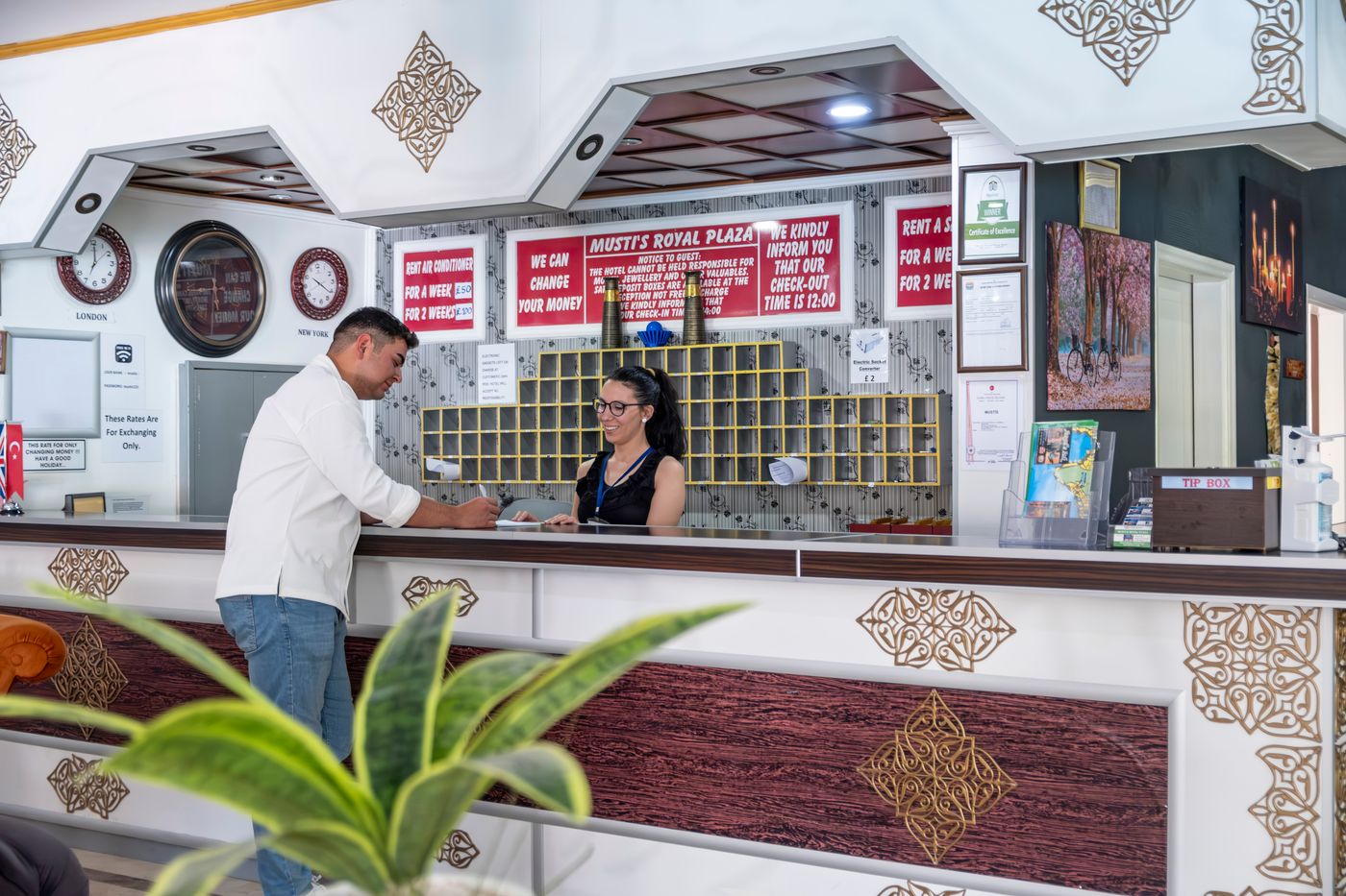 Mustis-Royal-Plaza-Lobby-27