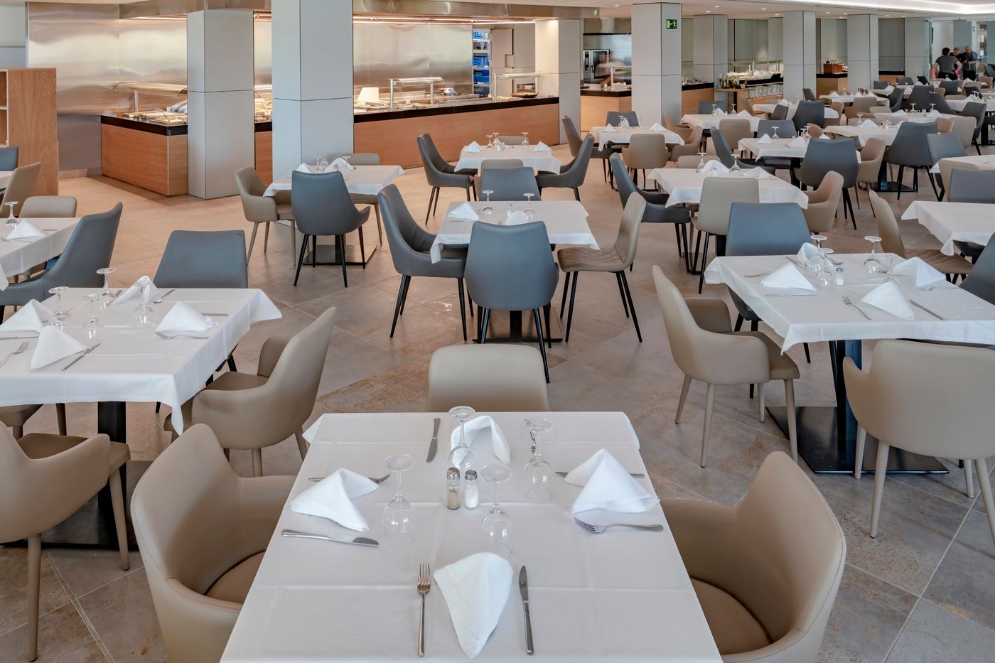 4R-Gran-Europe-Restaurant-27