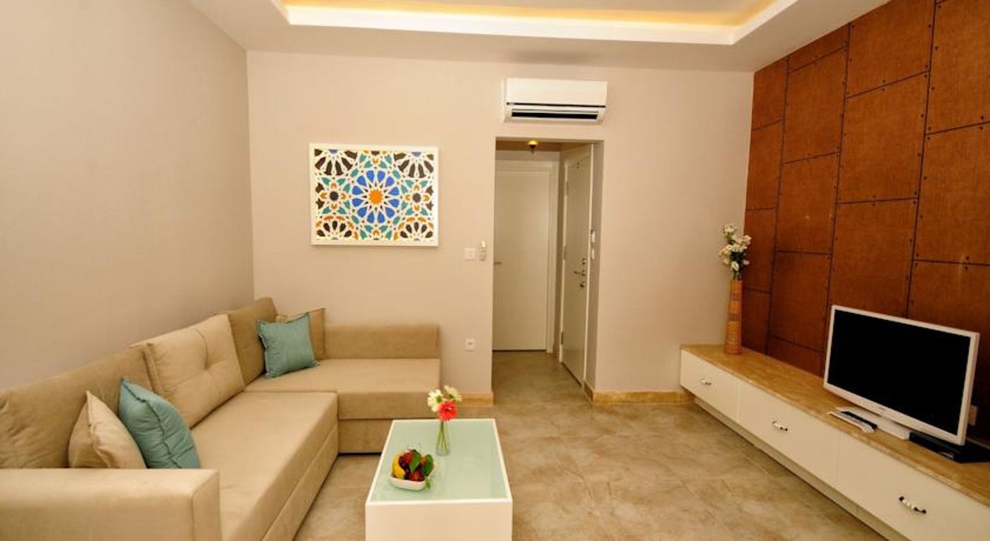 Sea Breeze Hotel & Apartments