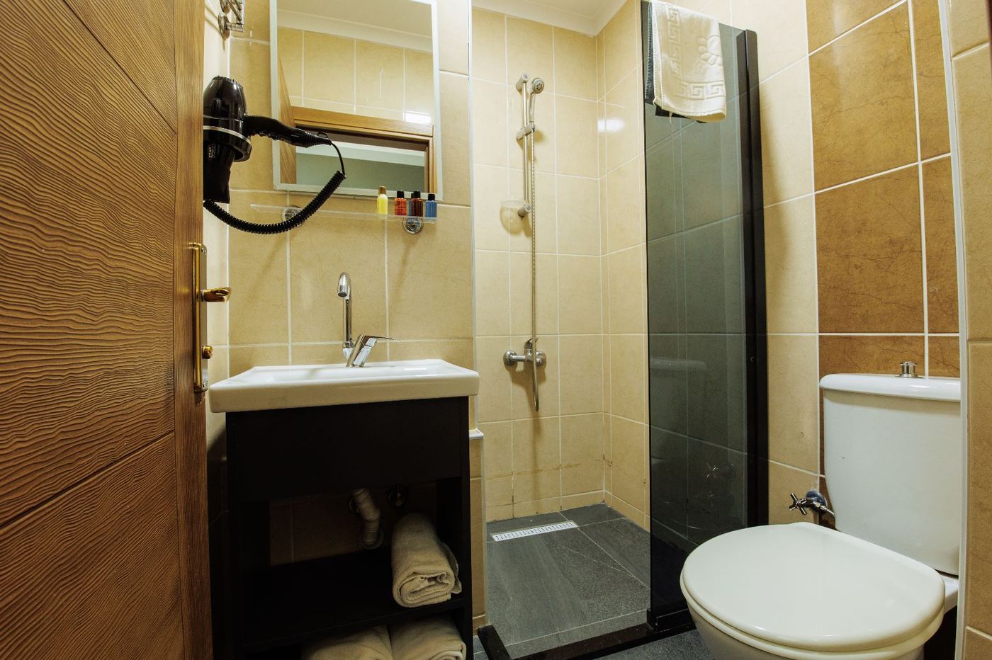 216-Trend-Suite-Room-12