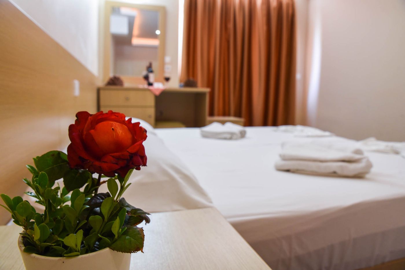 Sacallis-Inn-Beach-Hotel-Room-30