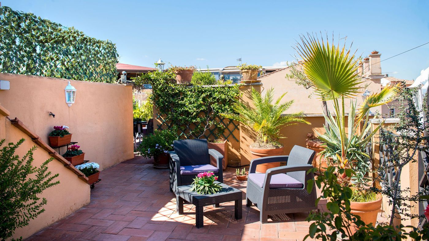 Pantheon-Inn-General-view-1