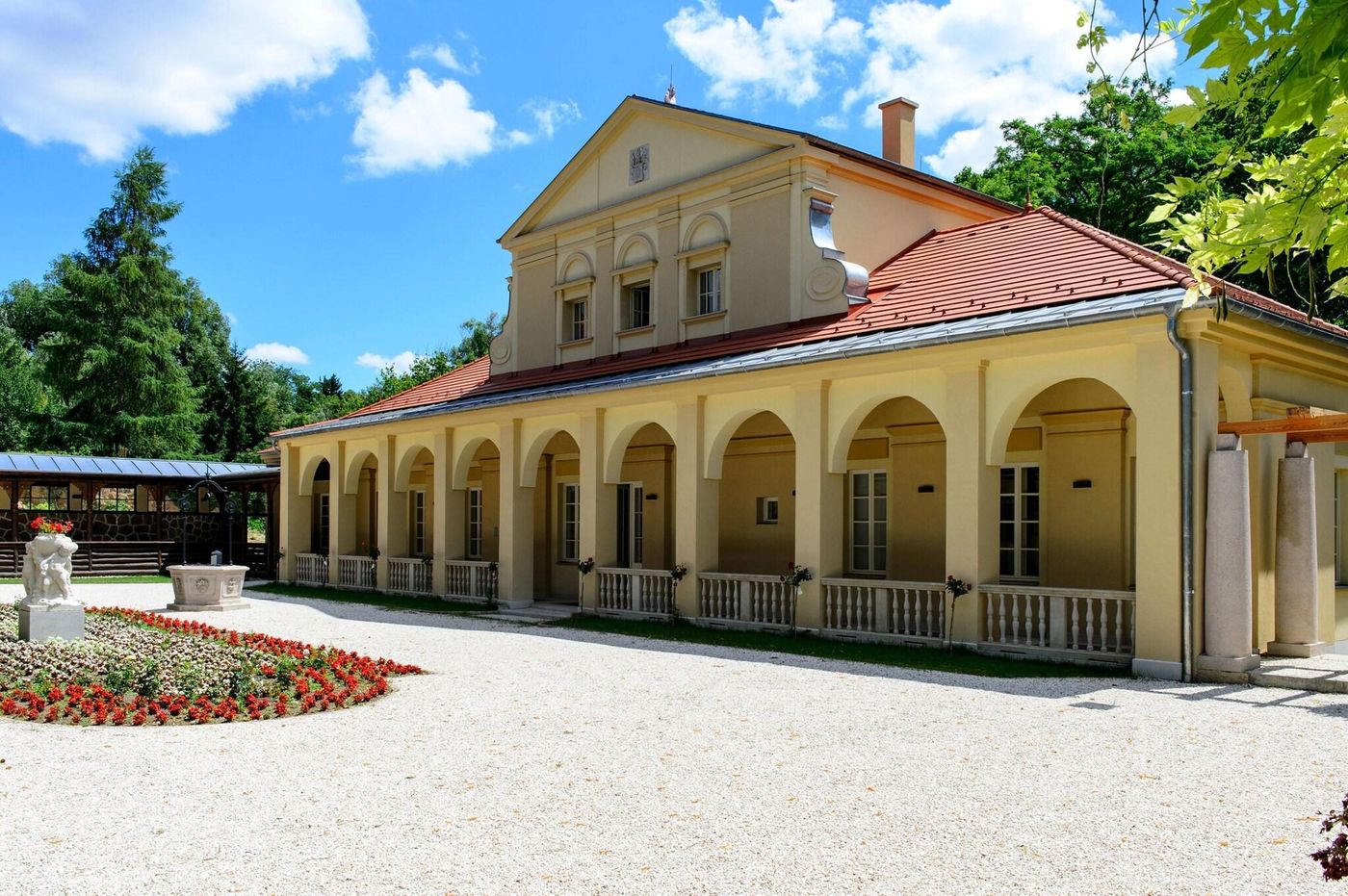 Klebelsberg-Kastely-Room-1