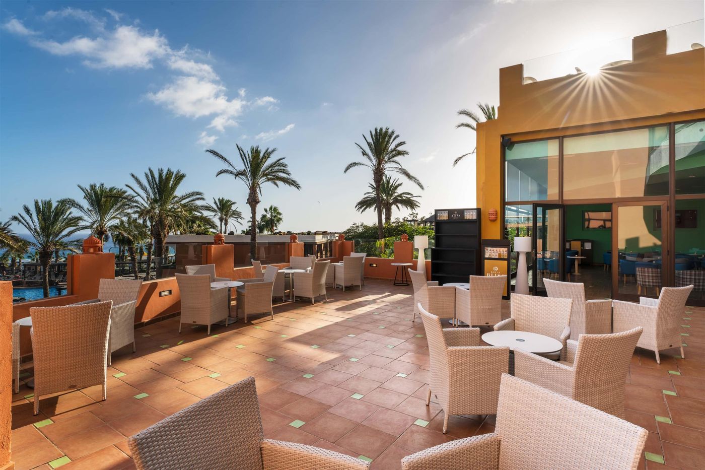 Occidental-Jand----a-Royal-Level-Bar-11