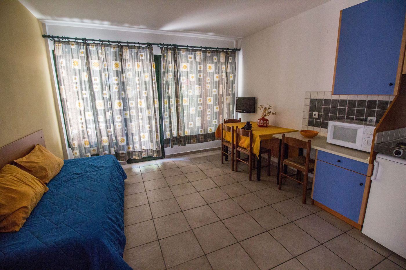 Nireas-Studios---Apartments-Room-16